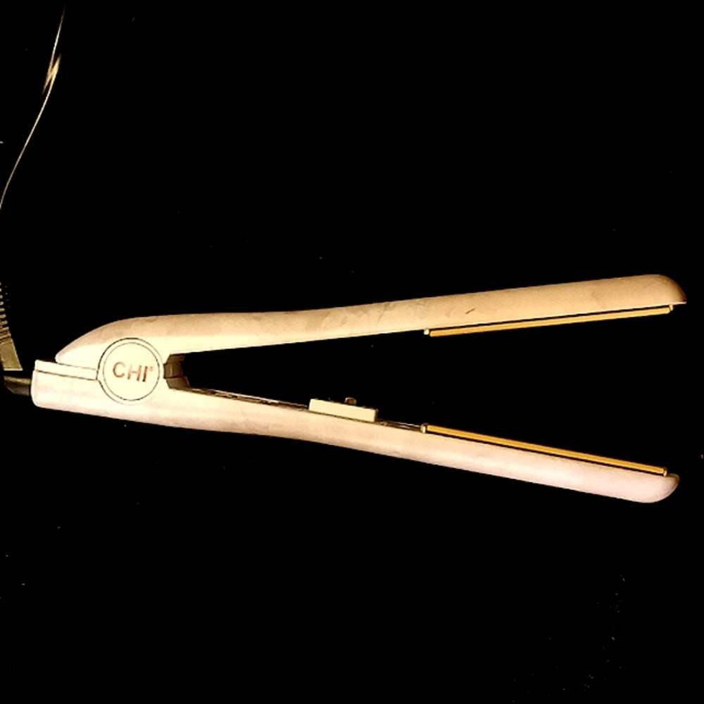 Limited Edition CHI 1"Ceramic Flat Iron*posh pink*